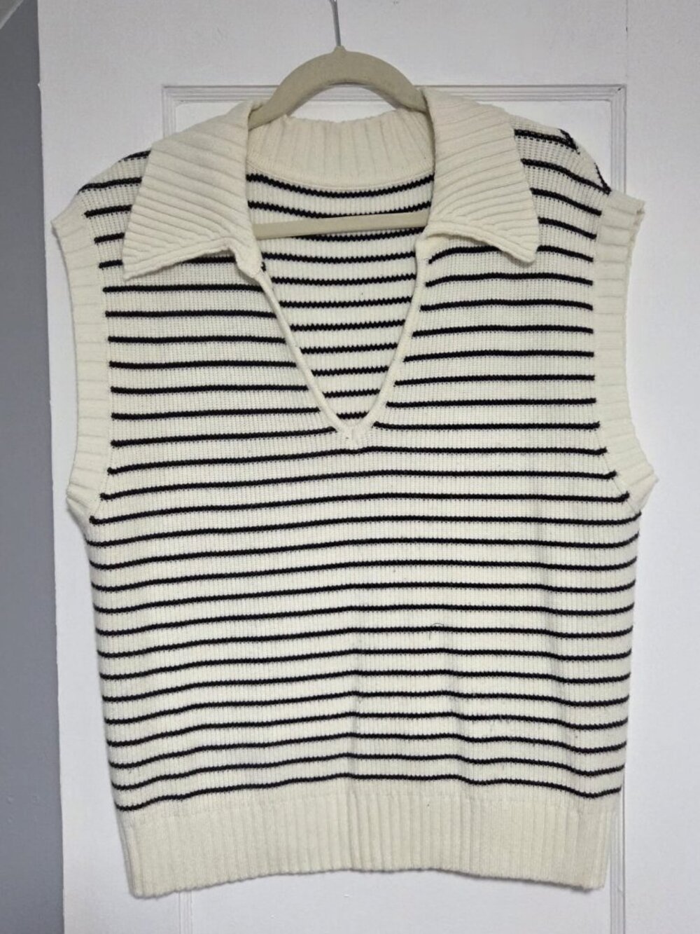 Knit sweater vest